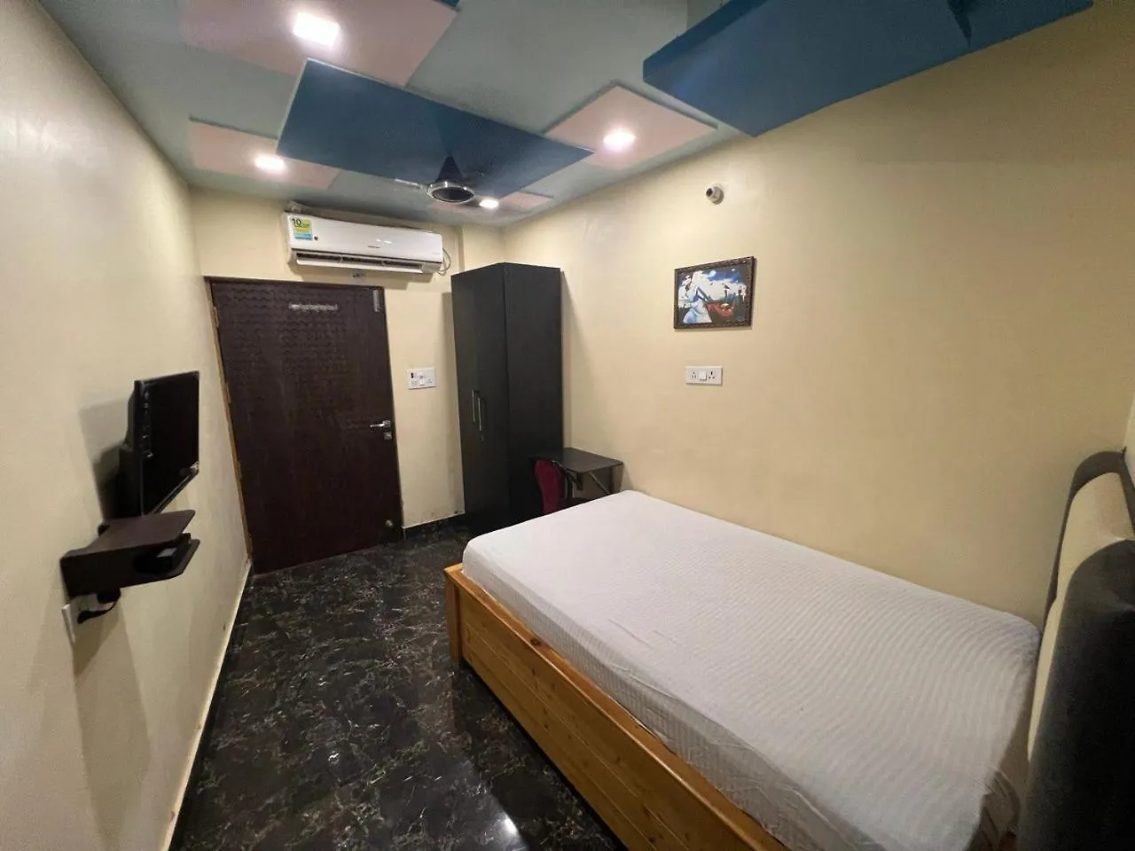 Prakash Landmark Varanasi 0*,